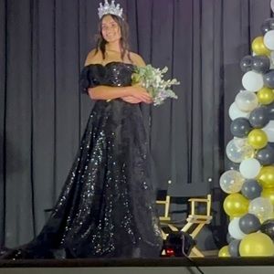 sherri hill prom dress